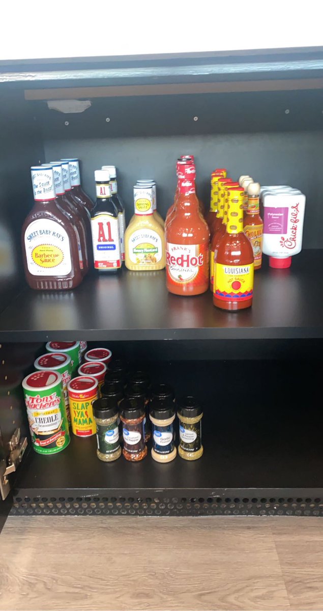 julia_zalewski's tweet photo. The essentials for a @RazorbackFB meal #starterpack #fueltowin #spiceitup #hogsfuel https://t.co/B67zuU1Ug0