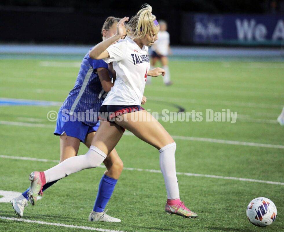 GIRLS SOCCER: Talawanda celebrates end of long drought against Hamilton, earns a 2-0 triumph with family ties ... Rick Cassano report &amp; 72 captioned photos swohiosportsdaily.com/2022/09/12/tal… <a href="/scottrdavie/">Scott Davie</a> <a href="/beckettsoftball/">Christina Beckett</a> <a href="/JayVolker/">Jay Volker</a> <a href="/TalawandaSoccer/">Coach Kelly</a> <a href="/Talawandabaseb1/">Talawanda Baseball</a> <a href="/mckenzi08362885/">mckenzie</a>
