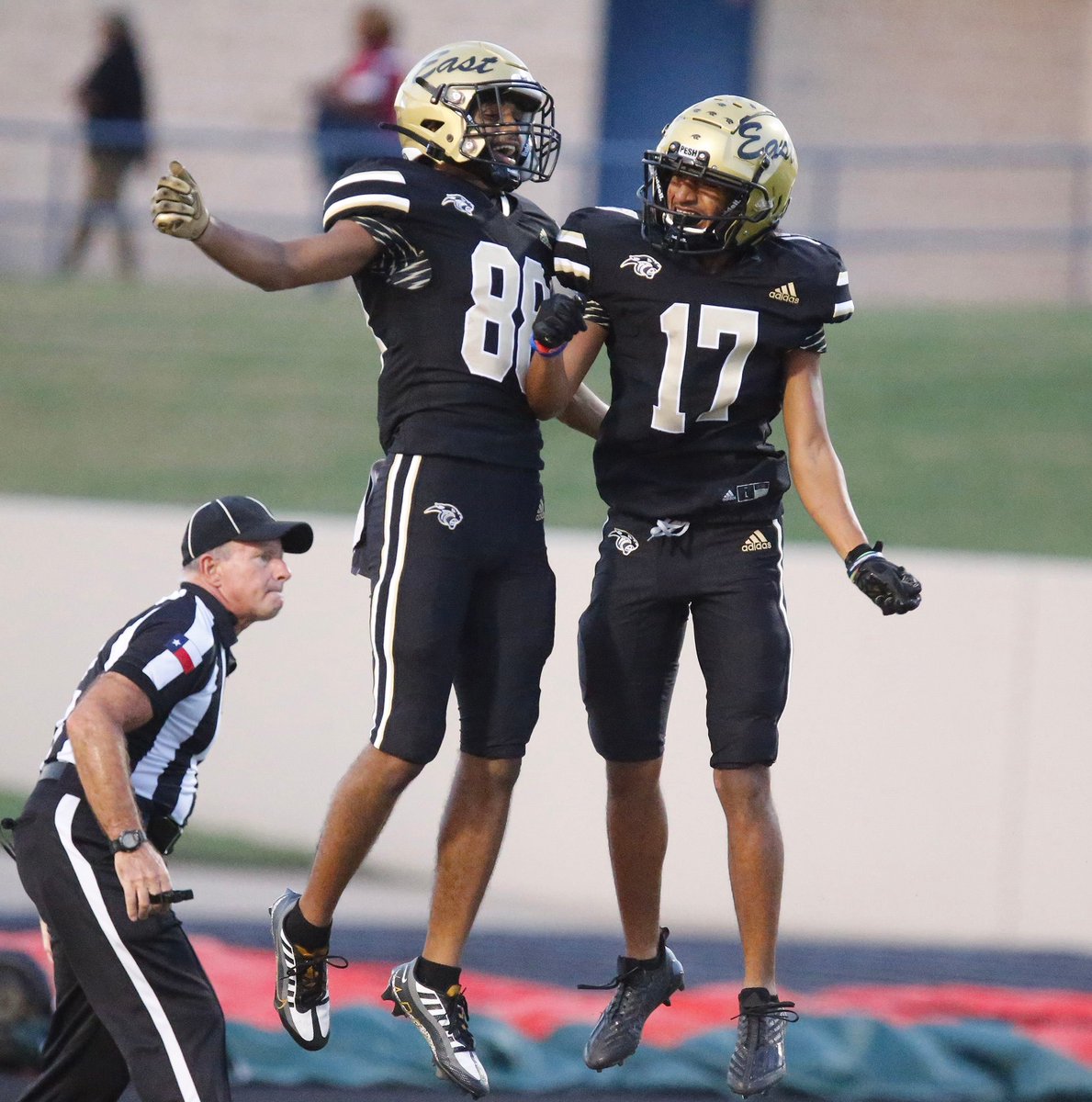 These teams have surpassed expectations 3 weeks into the #txhsfb season 🏈

🔥 Plano East, with 3 one-score victories 🥶️
🔥 Hurst LD, with 3 wins after having only 2 last year 📈
🔥 Frisco Emerson, 3-0 as a first-year program 🆕

Read more here: 
buff.ly/3U7If2e 👈