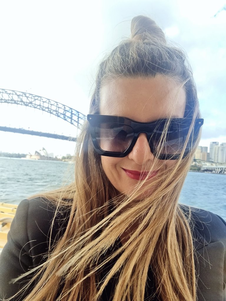 GemmaTognini's tweet photo. I didnt choose the ferry lyfe.
The ferry lyfe chose me.
FT...the sunglasses that ate my brain ✌️
#FerryLyfe https://t.co/ZiQ09lbEtJ