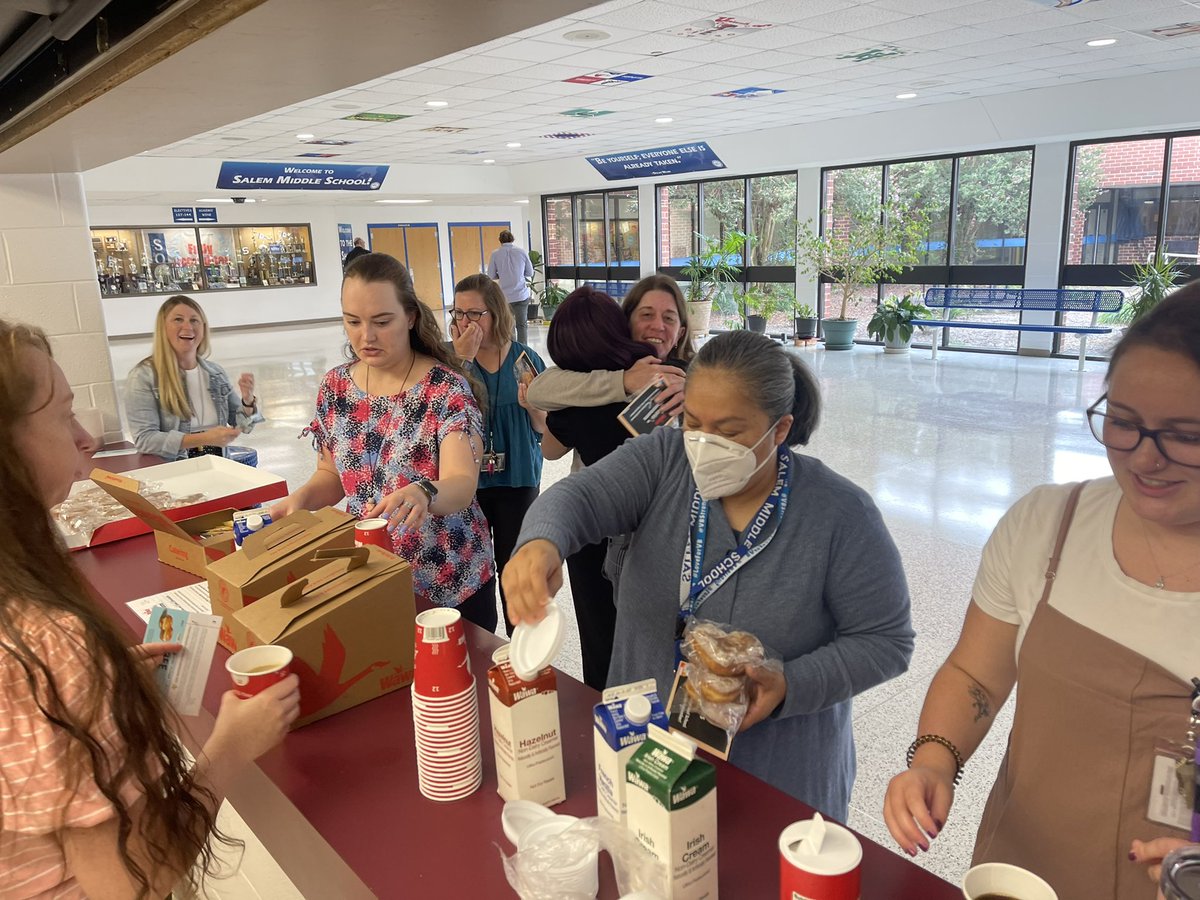 SalemSharkTank's tweet photo. Today, the Shark Tank received a warm welcome from @Wawa. Staff enjoyed doughnuts and coffee! #BeAShark 💙🦈#ComeSwimWithTheSharks https://t.co/Ri0NADcEt7