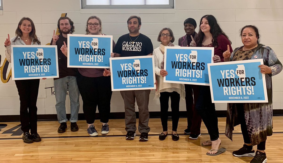 chicagolabor's tweet photo. 🗣Phone Bank Roll Call🙋🏿🙋🏽‍♀️🙋🏻‍♂️🙋🏼🙋🏾‍♂️

🟣@NorthwesternGW 
🔴@UniteHereLocal1 
🔵@MachinistsUnion Local 126
⚫️@MechLocal701 

Another busy night for our volunteers phone banking for @ILWorkersRights, so let’s help em out!

RT &amp; spread the word: 

Vote YES for Workers’ Rights Nov. 8th! https://t.co/XotH8ReTBi