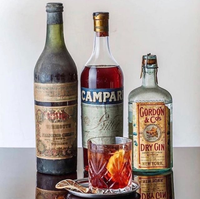 Te gustaría degustar un Negroni así, con bebidas curadas de nuestra colección privada?