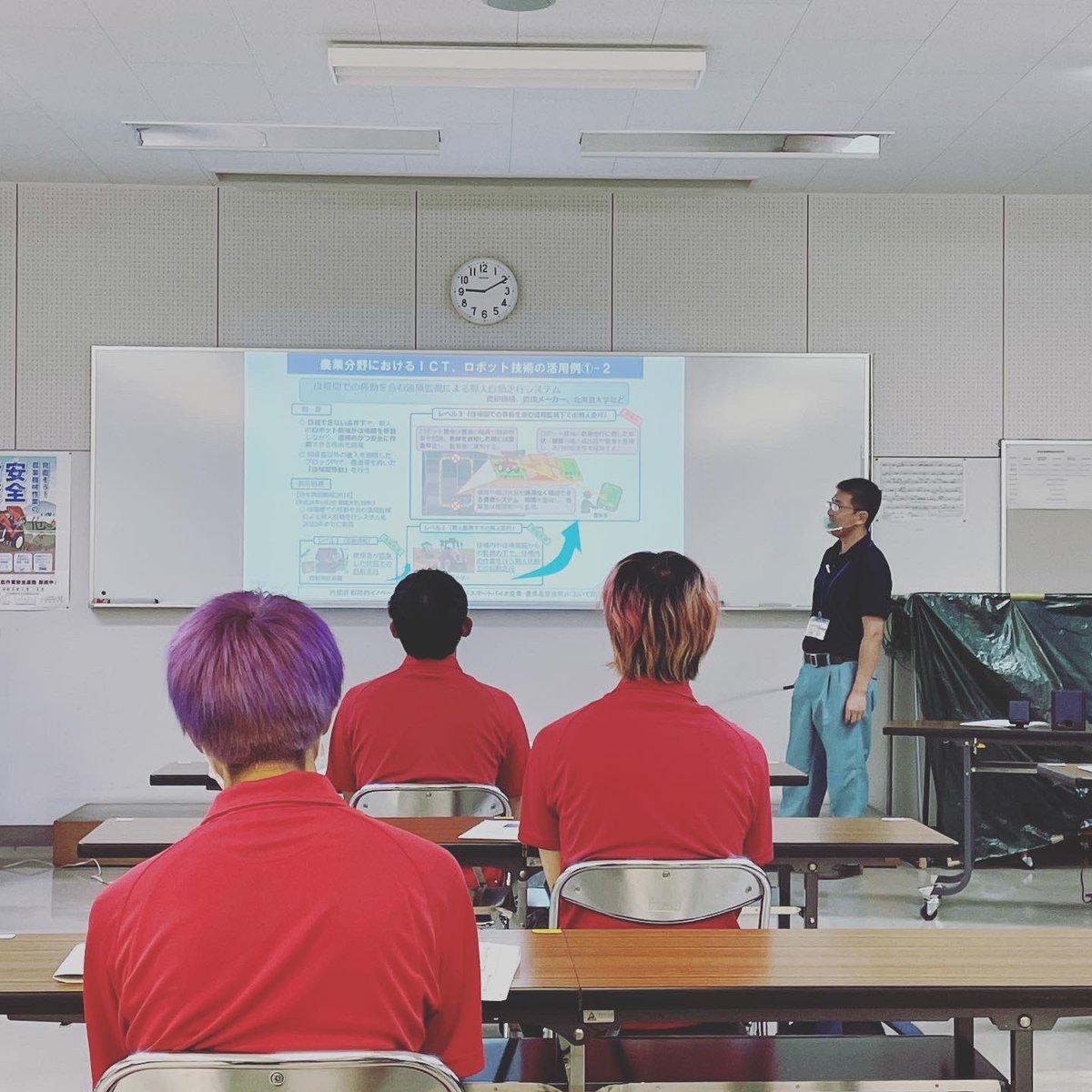hht_aisa's tweet photo. まずは座学。
#北海道ハイテクノロジー専門学校
#AIスマートアグリ学科
#HHTAISA
#スマート農業
#スマートアグリ
#smartagriculture
#北海道で学ぼう
#hokkaido
#ここにしかない学び
#学びは興味の連鎖 https://t.co/Xh16QifHFB