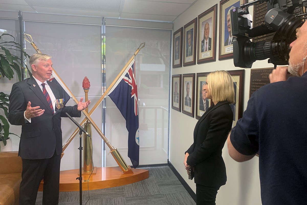 Yesterday #RSLQueensland State President MAJGEN Stephen Day DSC AC spoke with <a href="/katrinablowers/">Katrina Blowers</a> about changes in the wake of Her Majesty The Queen's passing. 

See more from <a href="/7NewsBrisbane/">7NEWS Queensland</a> 🎥x.com/7NewsBrisbane/…