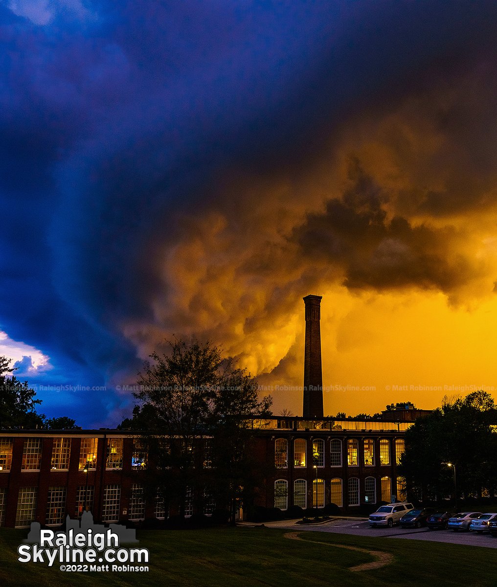 metroscenes's tweet photo. A "whale's mouth" shelf cloud enters Raleigh tonight at sunset. https://t.co/vGAy4nUtfg