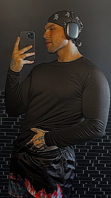 Sorry what were you saying? https://t.co/YCYFe7QrGx