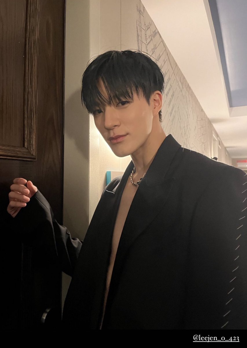 yoxrgravity's tweet photo. เจโน่ลี ดีที่สุด ㅠㅠ https://t.co/TYgVDdtVDv