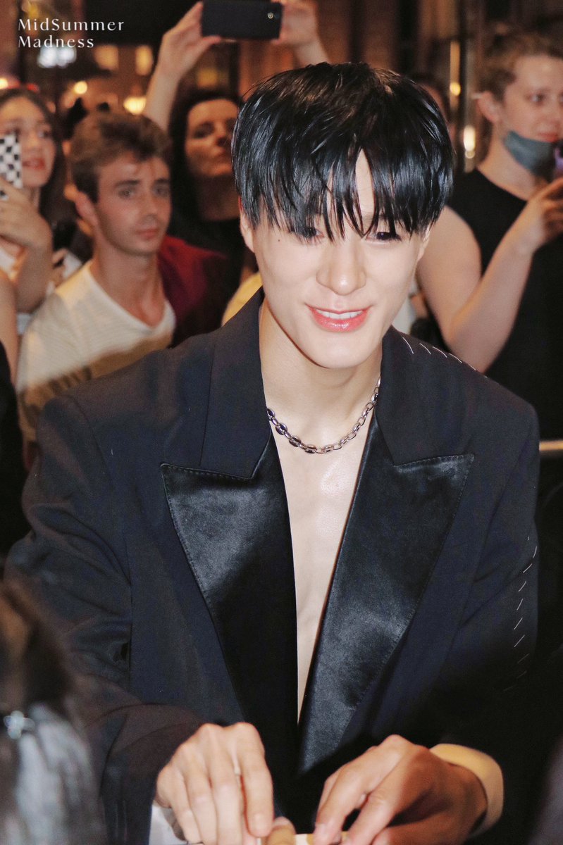 MidSummer1700's tweet photo. 220912 Vogue World

#JENO #제노 #NCT #NCTDREAM #NYFW https://t.co/NAIitEX0wq