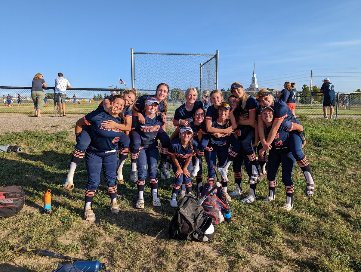 💣💣💣💣
Bombs away in our league opening win over Ponderosa, 8-5! Nice work, LT!
#LTSoftball #PressureIsAPrivilege #WePlayForKay