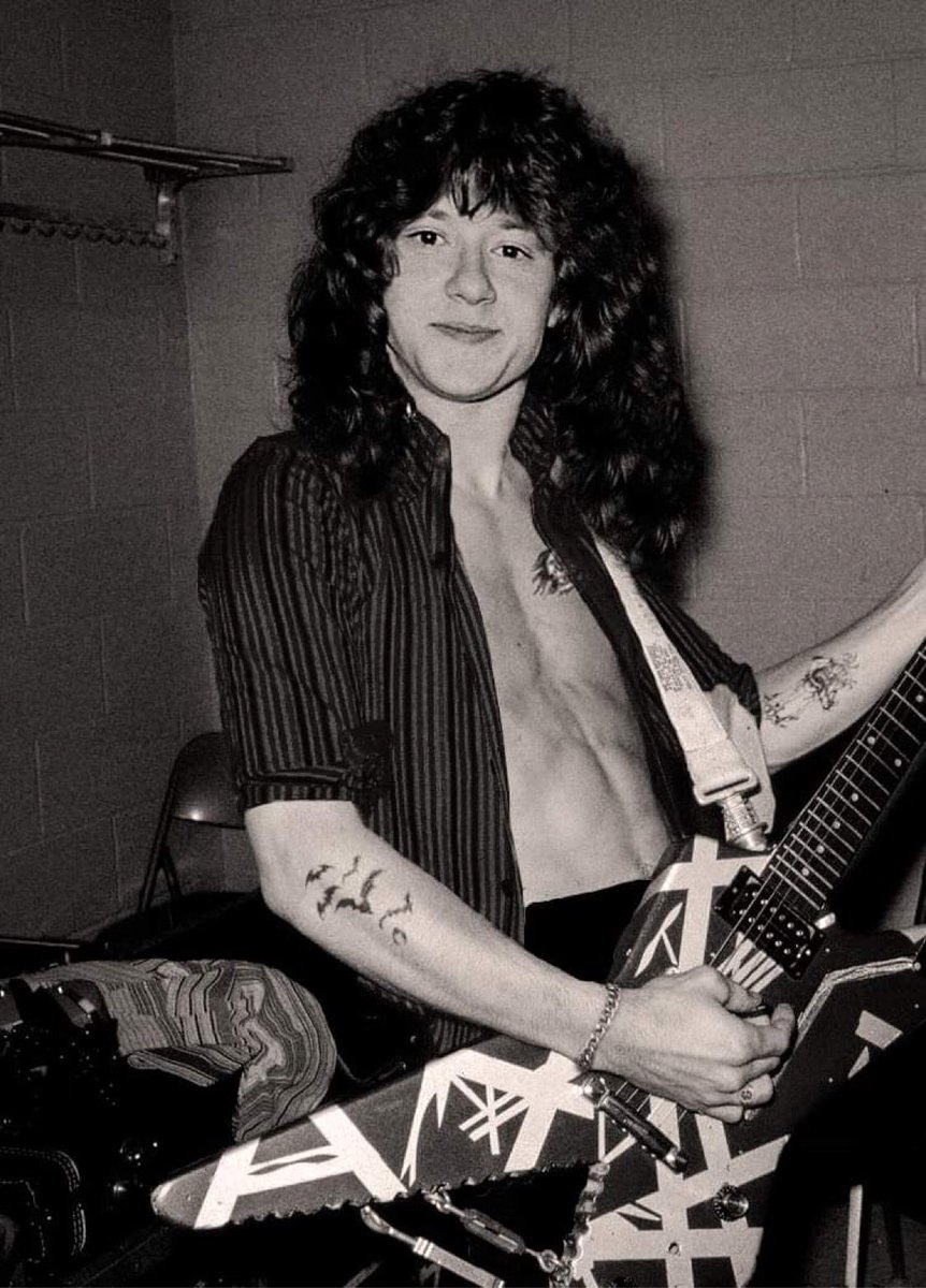 Been inspired by <a href="/fefemunson/">fefe ★</a>’s wonderful edits #eddiemunson #josephquinn