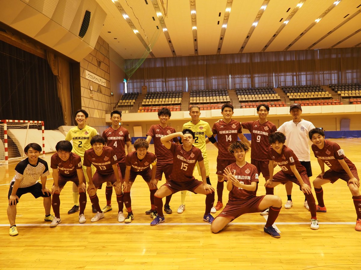 HeitaroSWH's tweet photo. 『関西リーグ第7節』
5-3 Win
vs 神戸大学
リーグ戦連勝🔥少しずつ選手同士がそれぞれのカラーを理解して順応していく。楽な試合は1つもないけどチームとしてまとまってきてるのかな。
これから大事な試合続くから練習からコンディション上げていってよ！
#関西リード
#SWH西宮
#神戸大学フットサル部 https://t.co/77X8VeU4nt