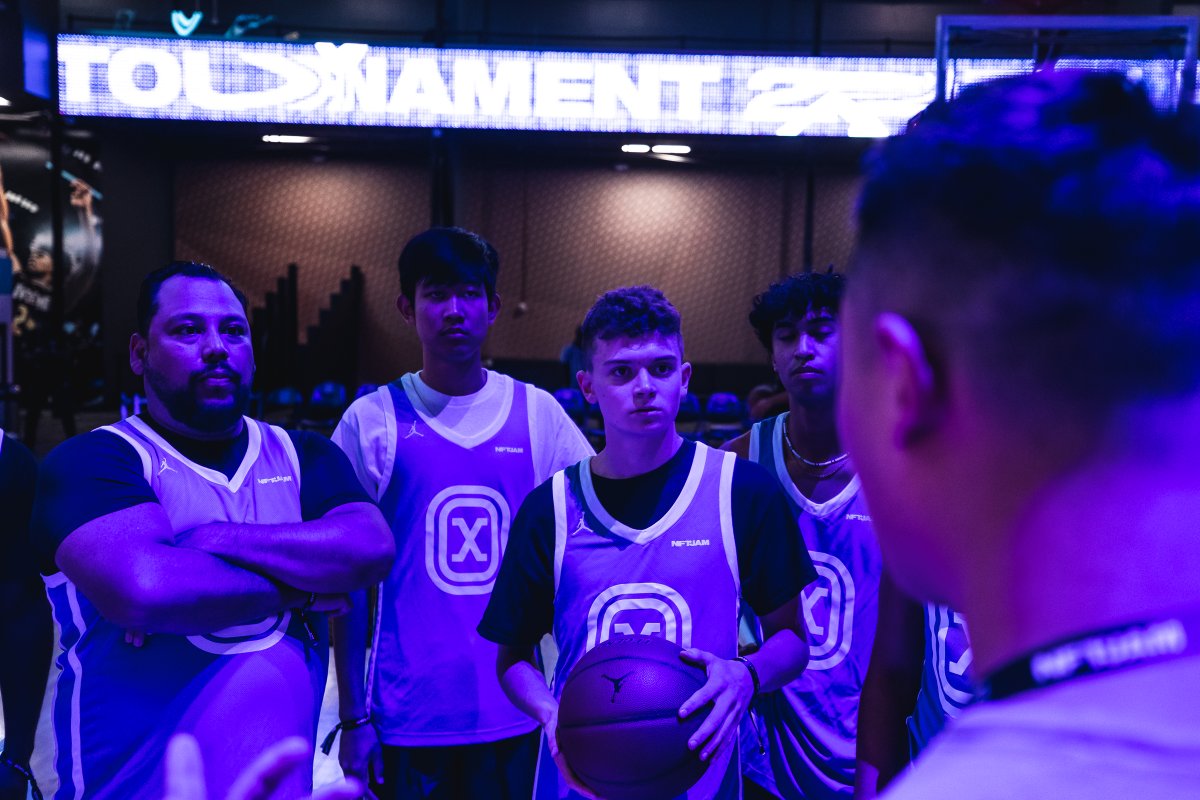 Heir_Company's tweet photo. The @bracketxnft squad @wiiillllyyy @ashtonxsh
@Oz_____ @caely00ts @calebsol @planttrappin came short of holding down their home court at #NFTJAM but we know theyโll be ready for the next one โ https://t.co/wPNnLrck3m