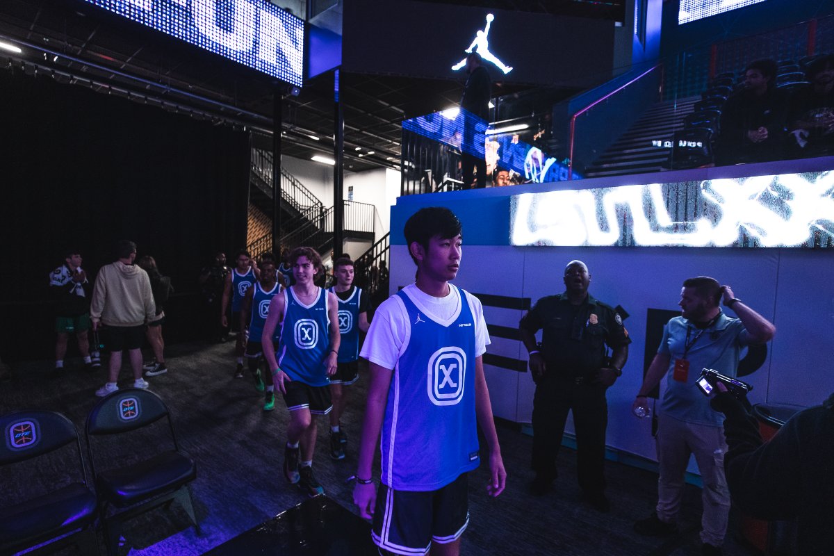 Heir_Company's tweet photo. The @bracketxnft squad @wiiillllyyy @ashtonxsh
@Oz_____ @caely00ts @calebsol @planttrappin came short of holding down their home court at #NFTJAM but we know theyโll be ready for the next one โ https://t.co/wPNnLrck3m