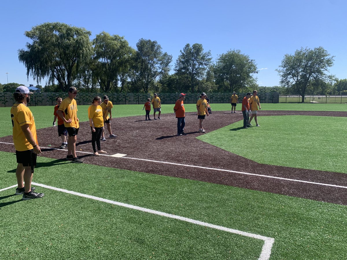 WSCBB's tweet photo. Had a great time yesterday volunteering for @MiracleLeagueSC! Even got to support our team manager, Jess Gibson! What a great set up they have in Sioux City! https://t.co/iZbQJeOSzB