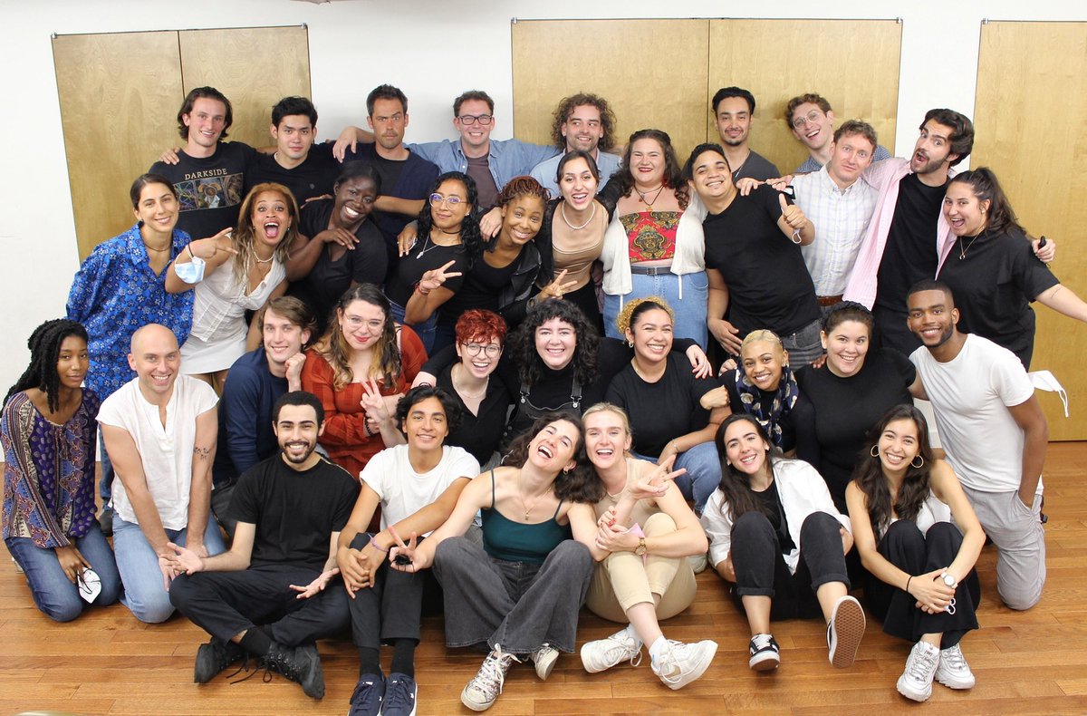 StellaAdlerNY's tweet photo. In two years, we will all laugh and cry about this photo at your graduation. Happy first night of school to the Evening Conservatory Class of 2024! https://t.co/pa1yjBqReW