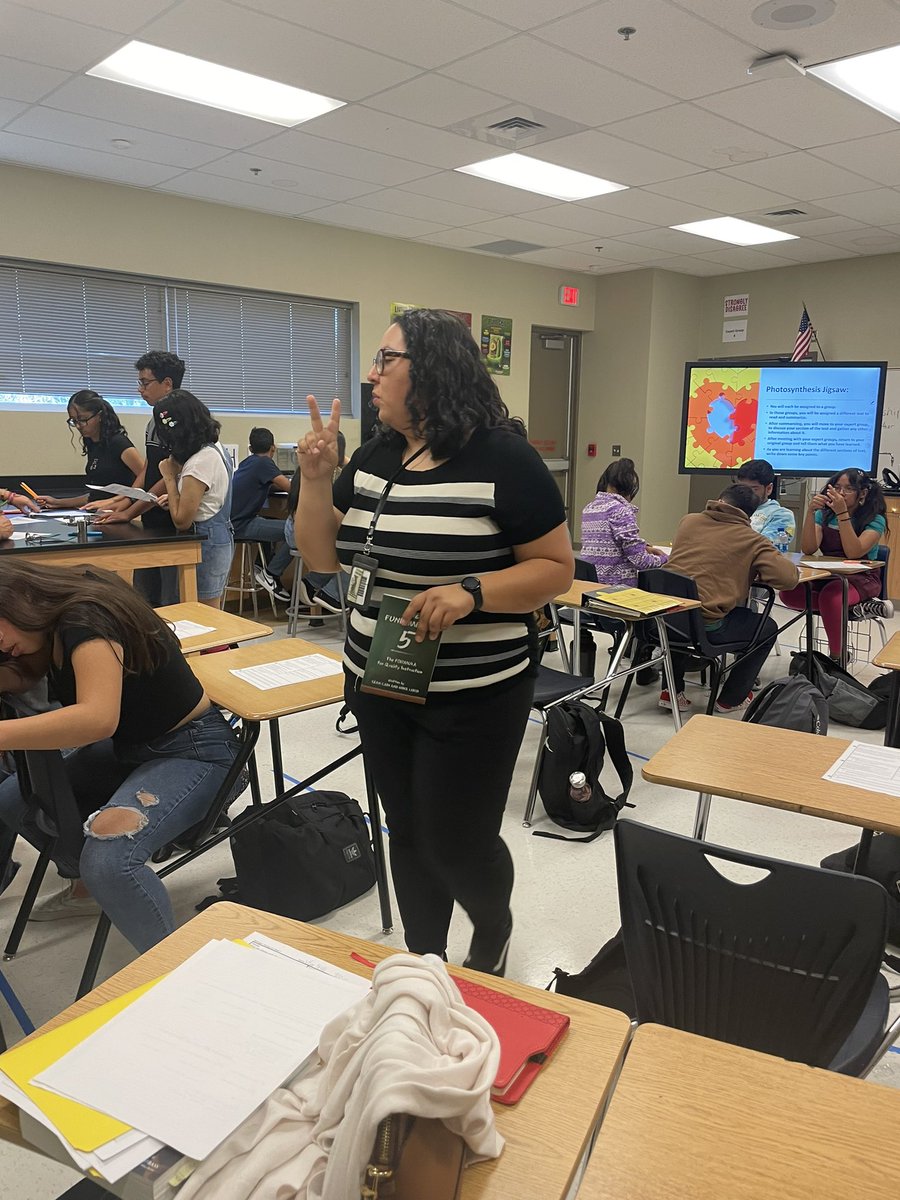 NellieUgarte's tweet photo. Outstanding day at @TornilloISD HS with Mr. Moreno and Ms. Gonzales as the opened up their classrooms to host instructional rounds with a focus on critical writing in math and science. #WeR19 #WritingPower #ReflectivePractitioners https://t.co/fixkg3uvU5