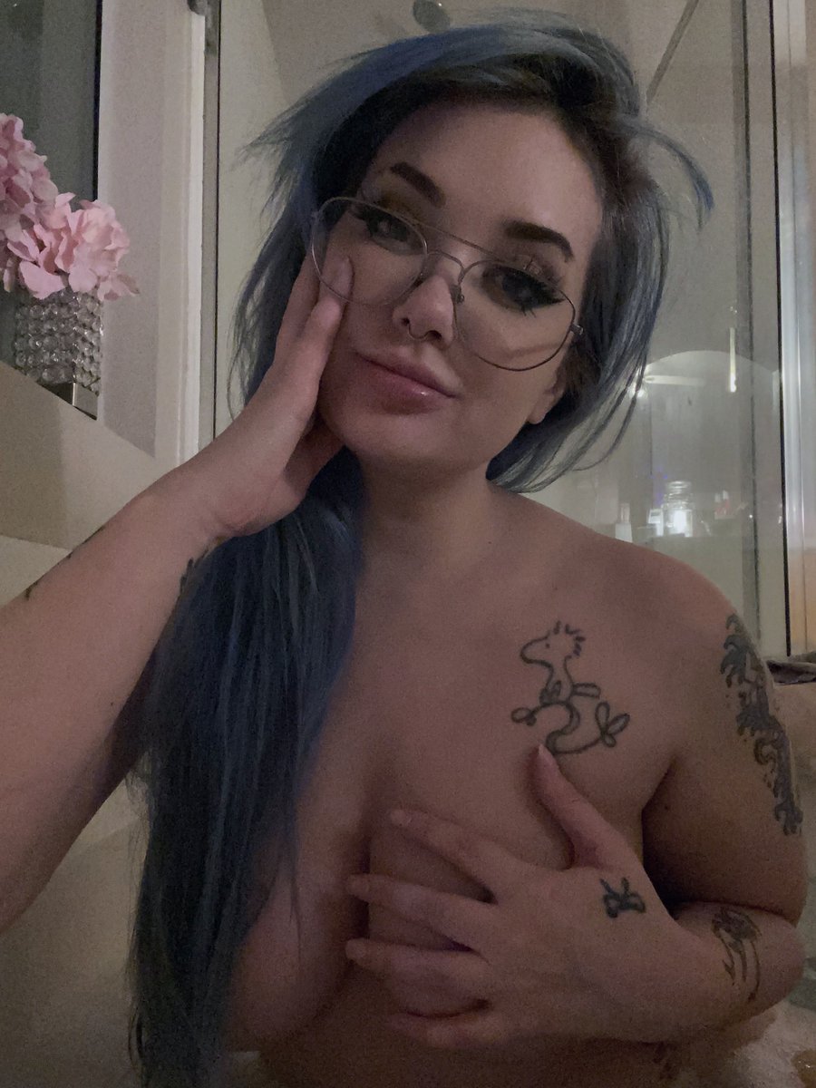 No trouble today so, Petra is going to unwind and enjoy the rest of her night. While looking all so innocent and cute. 

No she totally isn't teasing. Why would you think she is?