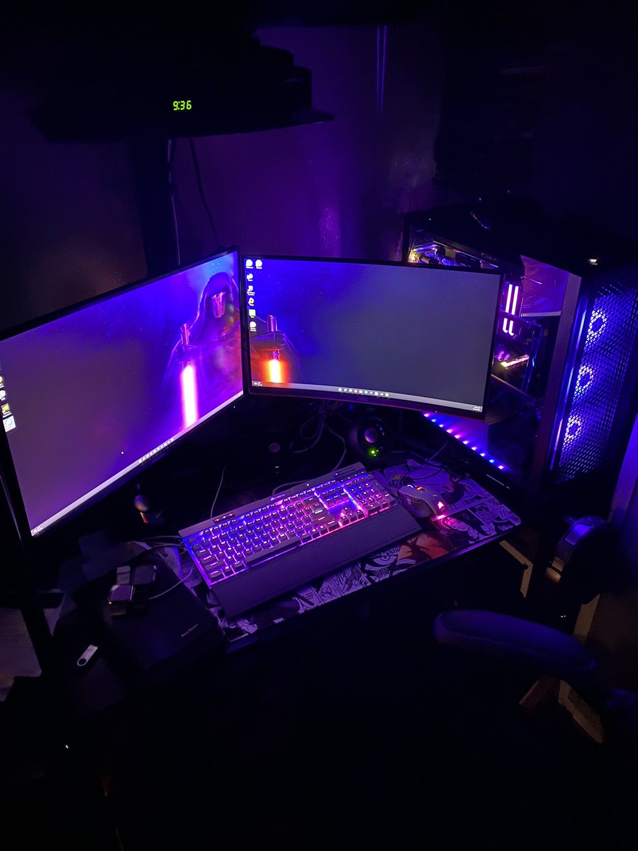 My setup just looks better now new pc is kicking it real good <a href="/IntelGaming/">Intel Gaming</a> <a href="/CORSAIR/">CORSAIR</a> <a href="/Phanteks/">Phanteks</a> @EKWaterBlocks <a href="/ASUS_ROG/">ROG Global</a>