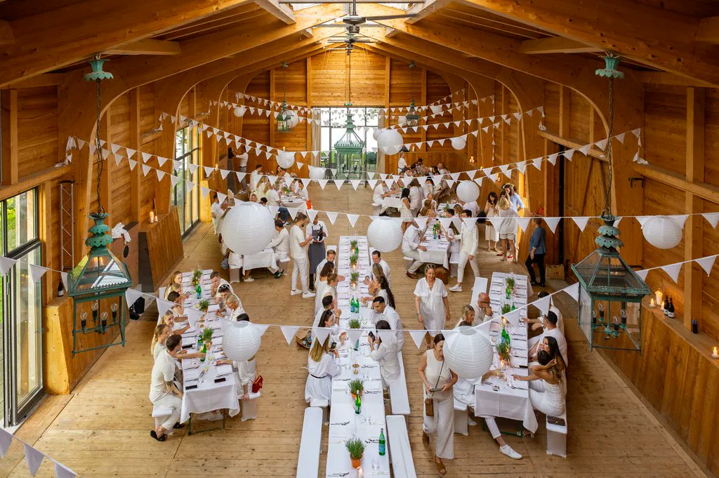 Engel & Völkers Berlin (@engelvoelkersb) on Twitter photo In der letzten Augustwoche haben 14 unserer Berliner Residential Shops ein großes Spätsommerfest in Bad Saarow gefeiert. Ein großer Dank an Hotel Esplanade Resort & Spa für das tolle Catering und Beathochzwei für das Einheizen der Party. 😎 In der letzten Augustwoche haben 14 unserer Berliner Residential Shops ein großes Spätsommerfest in Bad Saarow gefeiert. Ein großer Dank an Hotel Esplanade Resort & Spa für das tolle Catering und Beathochzwei für das Einheizen der Party. 😎