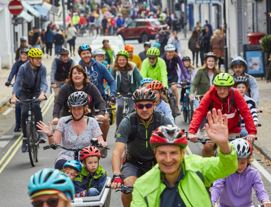 We are delighted to confirm that our sixth Cycle Winchester Mass Ride will take place on SATURDAY 1st OCTOBER from 10:00 - 12:00. Full details here:
cyclewinchester.org.uk/mr6/