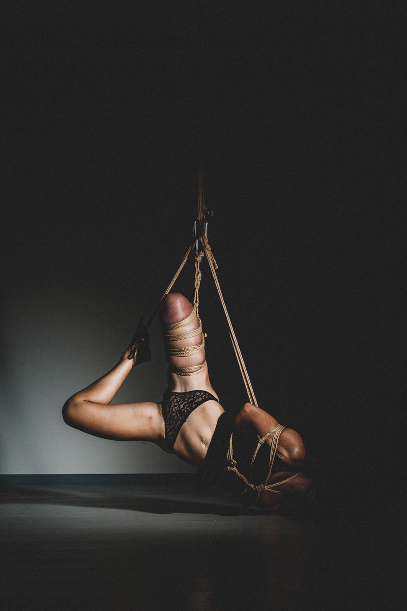 TakoOcto's tweet photo. Sometime we do ropes…
With @mhelllectra 
#composition #focus #capture #moment #fineart #color #colorphotography #kinbaku #rope #yukaryu #yuka #floorwork #trust #ropeconnection #shibariart #intimacy #semenawa #kinbakubi #nawashi #bakushi #trust https://t.co/IHSkI4OZyj