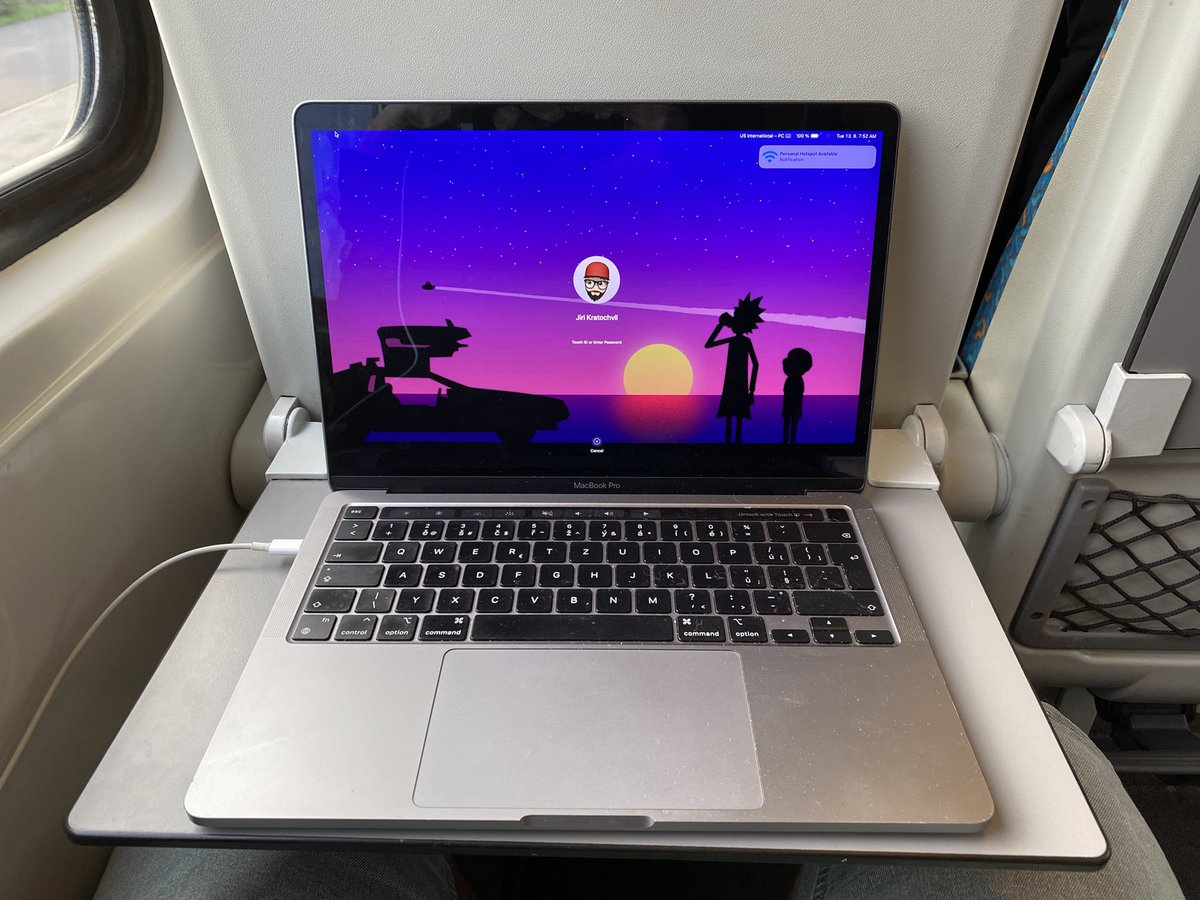 SedRicKCZ's tweet photo. My office for today with 💩 internet. #vuejs_berlin #trainoffice #devlife https://t.co/NjWme4DxsS