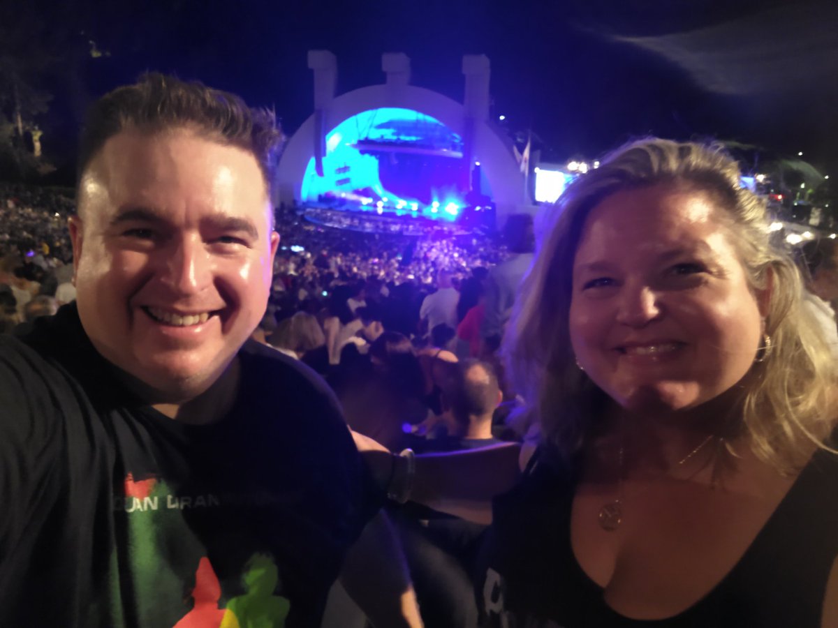 TravelAgentA's tweet photo. @duranduran @LoriMajewski @MarthaQuinn
It's a long way from South Florida to the #HollywoodBowl...
But the victory lap that is this new #DuranDuran album, #FuturePast, made this #LosAngeles residency 'MUST-SEE' for us.
(That #FireworksFinale was so thrilling! Thank you, Duran Duran!) https://t.co/57kBVZl31s