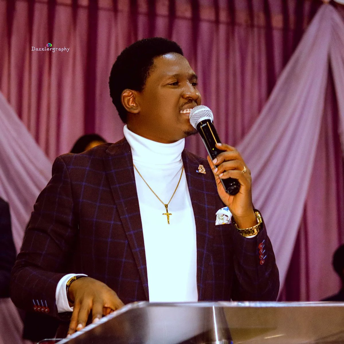 Bamshaque's tweet photo. We Decree &amp; Declare:
သ Every Door of Barrenness feeding your Life with Pain  are shut Down NOW In the name of Jesus.
Join Us for the Communion Service as the potent power of the Communion Shuts down the activities of Barrenness in and around you life.
See Flier 👇 for  Details. https://t.co/PDy3A7WohE