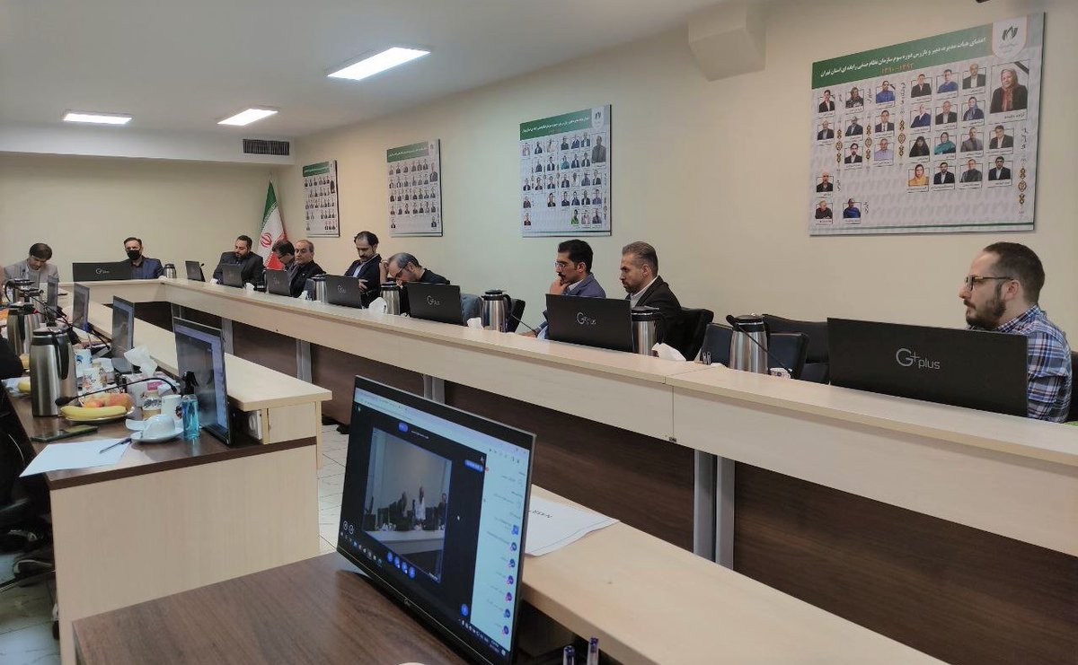 مجتبی رضاخواه (@mojtabarezakhah) on Twitter photo در جمع هیات مدیره نصر تهران مقرر شد دبیرخانهای متشکل از اعضای فراکسیون اقتصاد دیجیتال مجلس و نمایندگان نصر تهران برای پیشبرد اهداف مشترک و از جمله تهیه پیشنویس #طرح_جهش_رشد_اقتصاد_دیجیتال تشکیل شود.
در برنامه توسعه هفتم نیز باید سند رشد #اقتصاد_دیجیتال تنظیم گردد.
<a href="/tehrannsr/">نظام صنفی رایانهای استان تهران</a> در جمع هیات مدیره نصر تهران مقرر شد دبیرخانهای متشکل از اعضای فراکسیون اقتصاد دیجیتال مجلس و نمایندگان نصر تهران برای پیشبرد اهداف مشترک و از جمله تهیه پیشنویس #طرح_جهش_رشد_اقتصاد_دیجیتال تشکیل شود.
در برنامه توسعه هفتم نیز باید سند رشد #اقتصاد_دیجیتال تنظیم گردد.
<a href="/tehrannsr/">نظام صنفی رایانهای استان تهران</a>