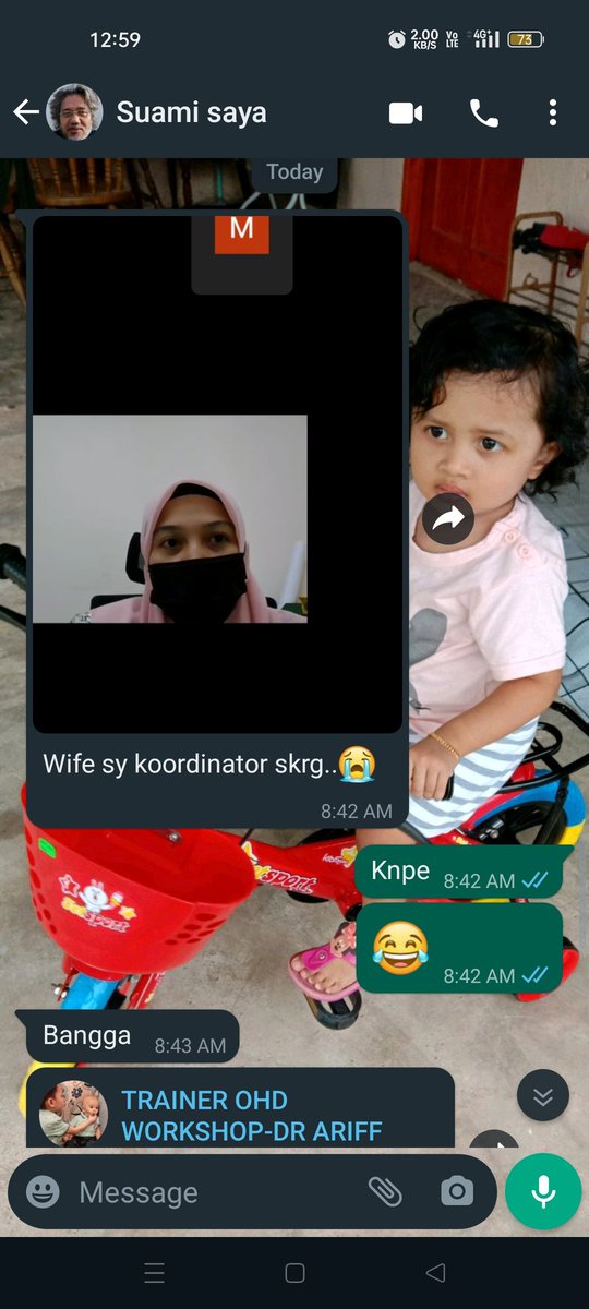 AzrienAzreena's tweet photo. Tengah kodi kelas ohd online..tengok Laki hakak punya peel..cuba lah ambik gambar lawa sikit..nihh tgk mask hakak tuu..taktahu lah nak gelak ke nangis🥲😂 https://t.co/E0e8YBk0AU