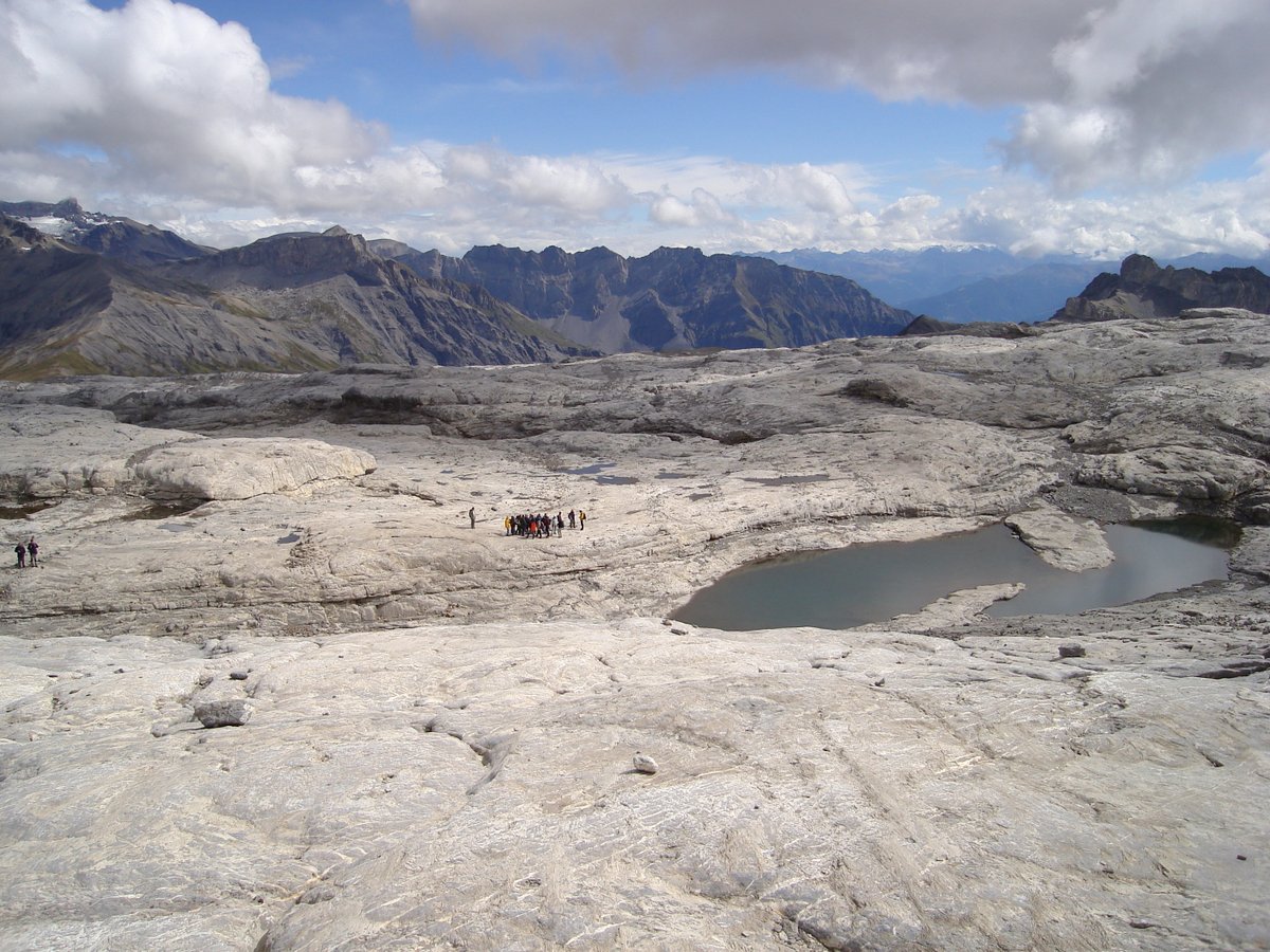 Isska_Siska's tweet photo. Samedi 24 septembre, l’ISSKA guide une #excursion à la découverte du #karst de Tsanfleuron, en Valais. 
Programme et informations pour l'inscription : https://t.co/R4olcgnGmG https://t.co/R0iNaSOvG1