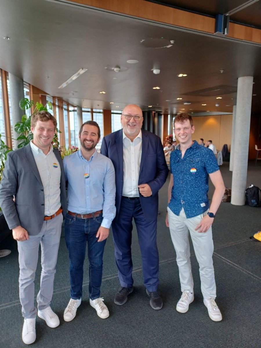 Trainbow Belgium (@trainbowbelgium) on Twitter photo We had the honour to meet with
<a href="/AndreasMattha/">Andreas Matthä</a>, CEO of ÖBB-Holding AG and witness his views on diversity & inclusion. We had the honour to meet with
<a href="/AndreasMattha/">Andreas Matthä</a>, CEO of ÖBB-Holding AG and witness his views on diversity & inclusion.