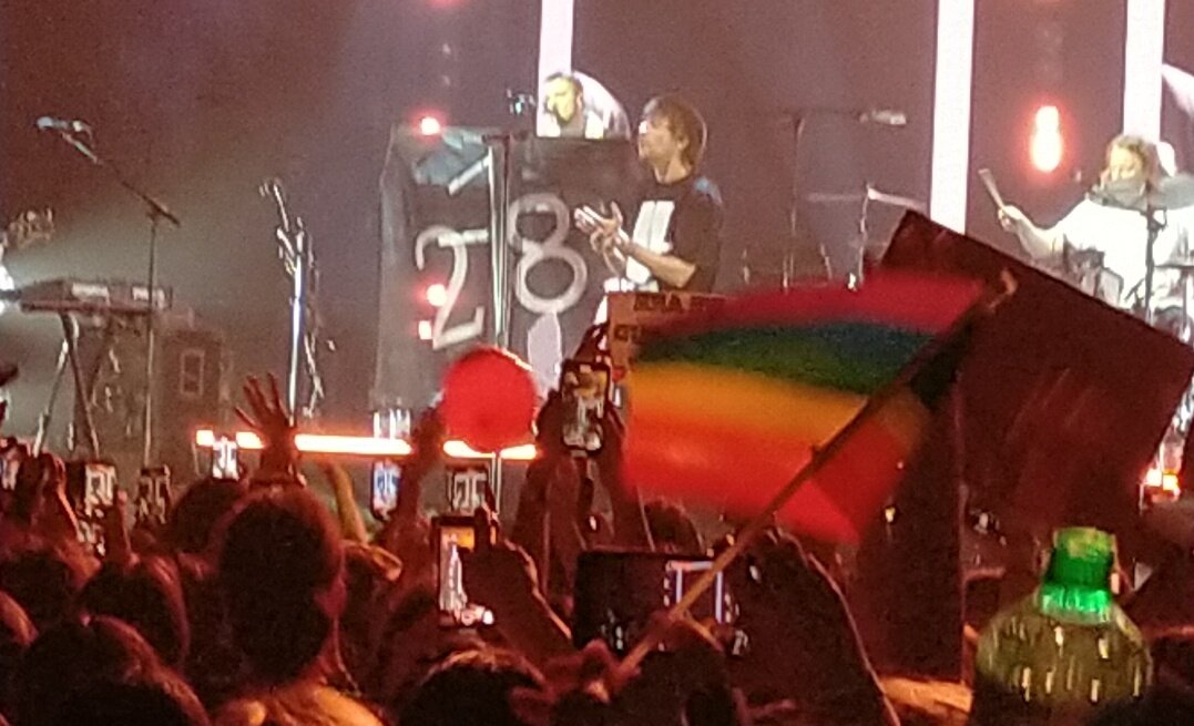 ValsSmiles's tweet photo. Thank you for sharing your music, your passion, your world with us Louis. I had the beautiful opportunity to experience that live once and I'm forever grateful for it. 
I'm so proud of you and I love you so much 💙 https://t.co/qNNfAVHP0r