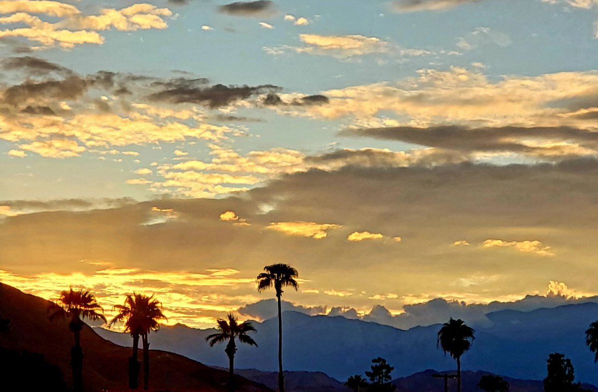 We're getting a lot of great pictures of tonight's sunset!  This one from viewer Ramona Graab.  Thank you!