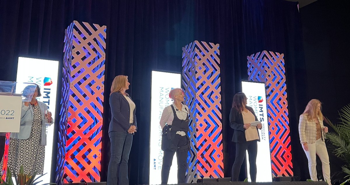 YuHelenYu's tweet photo. The Women Make #Manufacturing Move reception at #IMTS22, a sold out event.  Proud of seeing #ladyboss up on stage #BonnieGurney @amtonline @allisongrealis with @Wim_Africa, @andragy, #KristinMulherin @Wi3DP

#HMUSA22 #ATTInfluencer #Industry40 #DigitalTransformation #WomenInSTEM https://t.co/rFHXAWQGgo