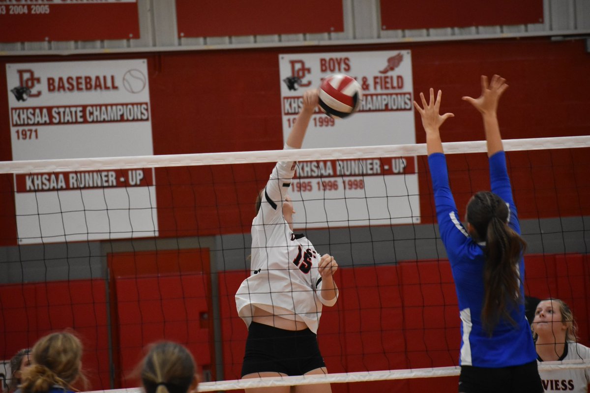 OGGageJohnson's tweet image. FINAL: Trinity 3, Daviess County 2 (25-23, 14-25, 25-17, 21-25, 15-11). The Lady Panthers kept battling to force the fifth set, but Trinity’s defense puts them on top, now sitting at 6-0 in region play (15-4). DC falls to 9-7 overall with the loss