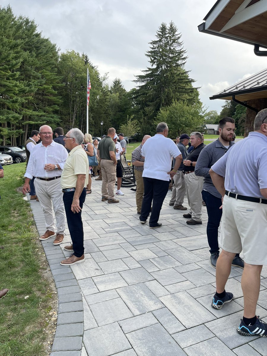 njosteopathic's tweet photo. #DaVinci/#NJOEF #scholarship event at @HudsonFarmNJ this evening. This scholarship benefits future #osteopathicphysicians who want to practice in #NewJersey. Thank you to all of our donors! https://t.co/qycpnox24D