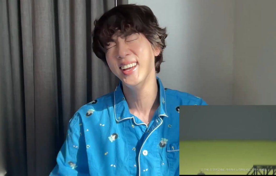 uarmyvale_'s tweet photo. Tal vez debería haberme puesto algo de maquillaje.

#SEOKJINPARATWITCH #SEOKJINPARASTREAMER #SEOKJIN
#jin_weverse #NAMJOONDAY
#HappyBirthdayNamjoon https://t.co/1zKO4ltoiy