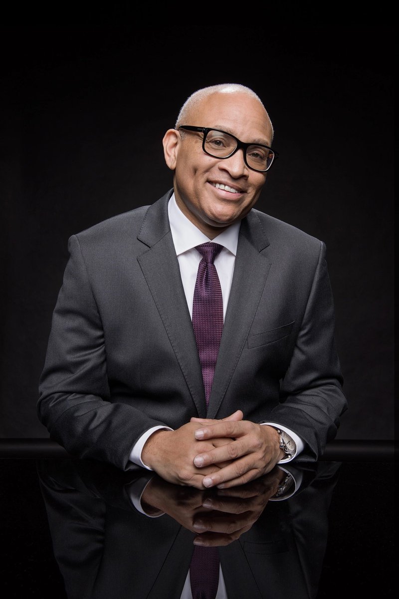 nathanlately's tweet photo. That fact Larry Wilmore has mentored two Black TV giants like Issa Rae and Quinta Brunson…that is a GOOD man, Savannah! #Emmys https://t.co/nkTIaedMWk
