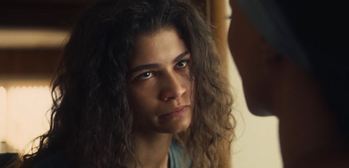 sboficial's tweet photo. 🚨 ZENDAYA vence o Emmy de “Melhor Atriz em Série de Drama” por sua atuação como Rue em “Euphoria”. #Emmys https://t.co/hMW2T8VaEz
