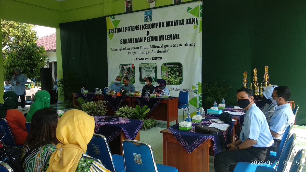 Festival Potensi Kelompok Wanita Tani dan Sarasehan Petani Milenial Kapanewon Depok <a href="/kabarsleman/">Pemkab Sleman</a> <a href="/HumasCT/">Kalurahan Caturtunggal</a> <a href="/PertanianSleman/">Dinas Pertanian, Pangan, dan Perikanan Kab.Sleman</a> <a href="/perindagsleman/">Dinas Perindustrian dan Perdagangan Kab. Sleman</a> <a href="/KustiniKSP/">Kustini Sri Purnomo</a> <a href="/danangmaharsa/">danangmaharsa</a>