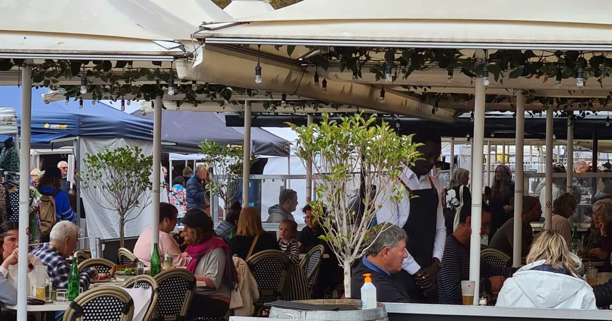 Quitting smoking benefits not only the health of the person quitting, but households &amp; local economies too, a study from IHT's <a href="/DHE_Deakin/">Deakin Health Economics</a> team &amp; <a href="/quitvic/">Quit</a> has found. Local businesses benefit when people quit says lead author <a href="/anitalal8/">Anita Lal</a> 👉 buff.ly/3QEEIW6 @deakinresearch