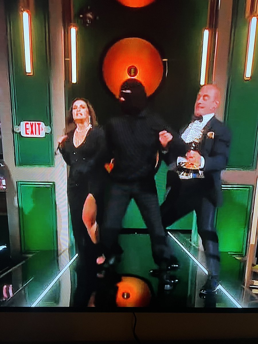 The only Smash and Grab Robbery suspect in LA who has ever been caught happened tonight! #Emmys2022 #crime #LA #hollywood #juicyscoop
