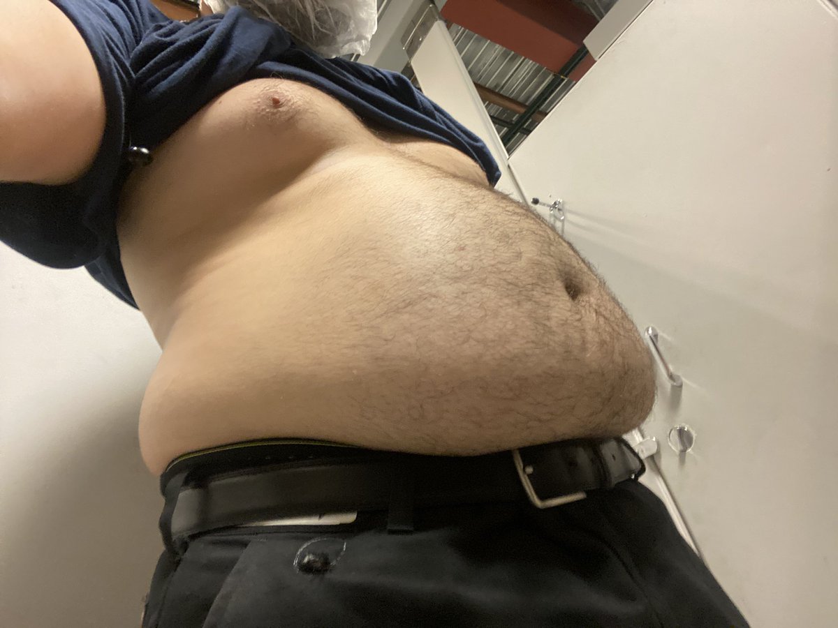 ChunkyMechanic's tweet photo. Quick little sucked in versus relaxed comparison happy Monday! https://t.co/7o3pjOouQf