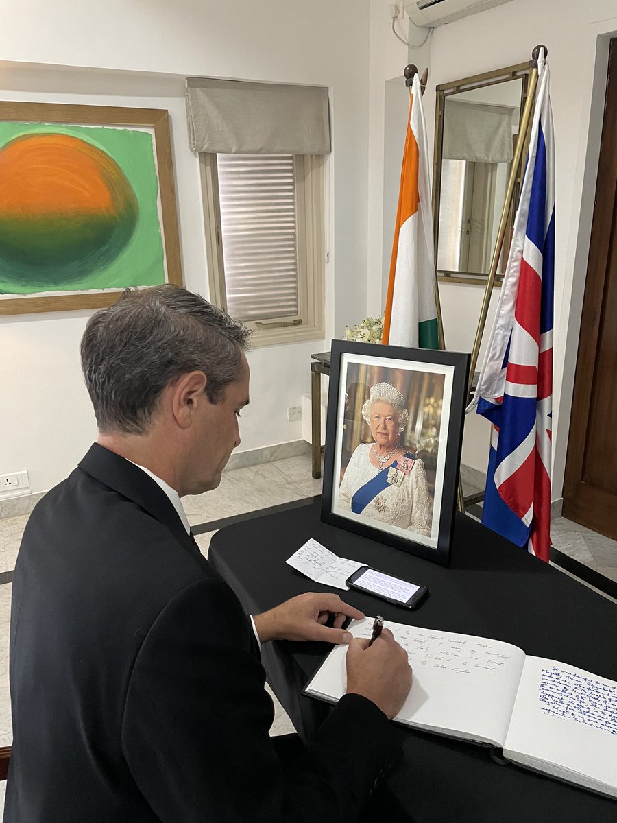 Signing the book of condolence for Her Majesty Queen Elizabeth II