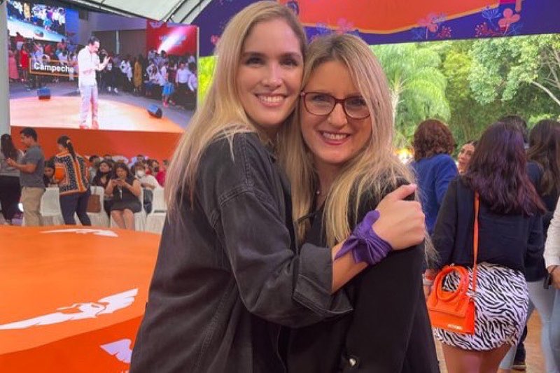 flaviafrei's tweet photo. He tenido además la oportunidad de reencontrarme con abrazos tan deseados, de personas que quiero y que admiro y que me hacen sentir parte de una familia extendida. Gracias queridas amigas @jesi_ortega @analuciabaduy @Mirelle_Mtz #LasAdoro 🙏♥️ https://t.co/yl4OkqH3BJ