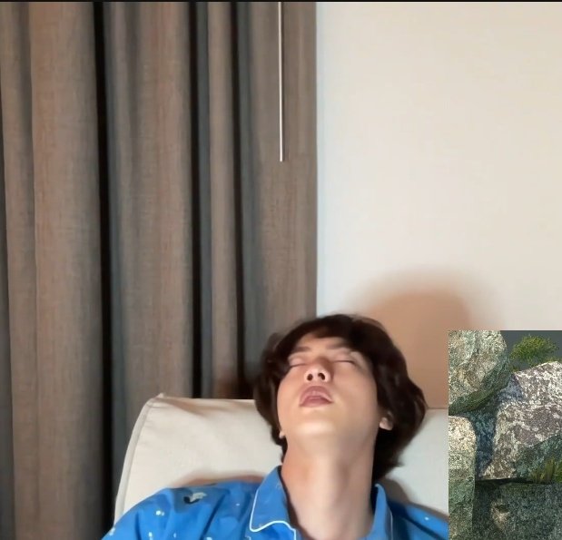 bangtinyboyys's tweet photo. How the live started and how it's going https://t.co/48986nuXLP