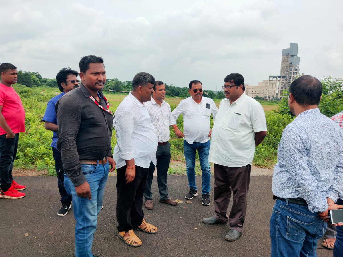 dipa_jajpur's tweet photo. Demarcation of MSME Park in KNIMZ initiated in the presence of Addl. LO, Jajpur, Addl. Tehsildar, Sukinda, IDCO Team and DIPA Team. Demarcation completed for 7 units. @dm_jajpur @MsmeDepartment @idco_odisha @JitendriyaDash5 @DebDasOri @dipaops @InvestInOdisha https://t.co/0baKwfyUpi
