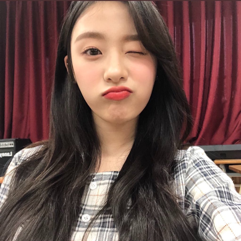이때셀카너무쭈아..   🥺🤞🏻🤞🏻